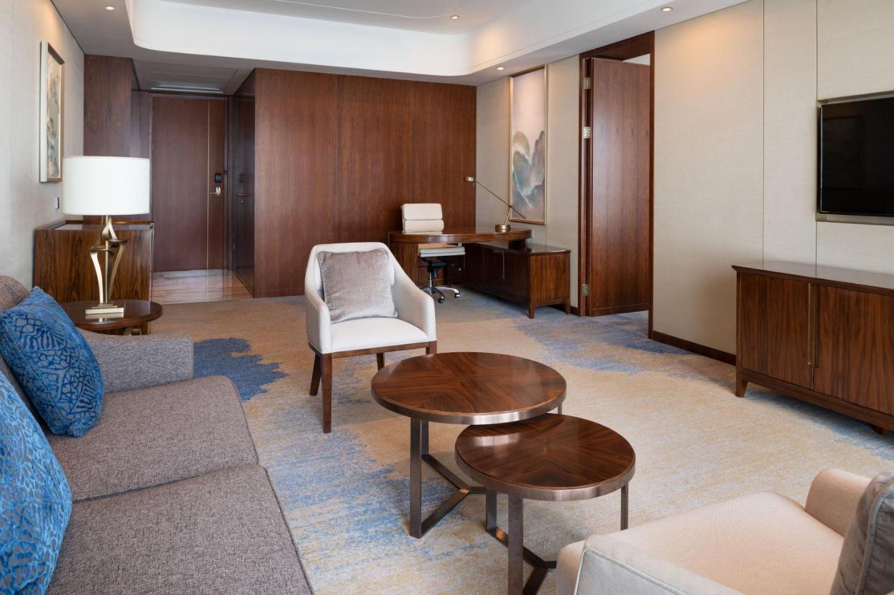 Sheraton Zhanjiang Hotel Extérieur photo